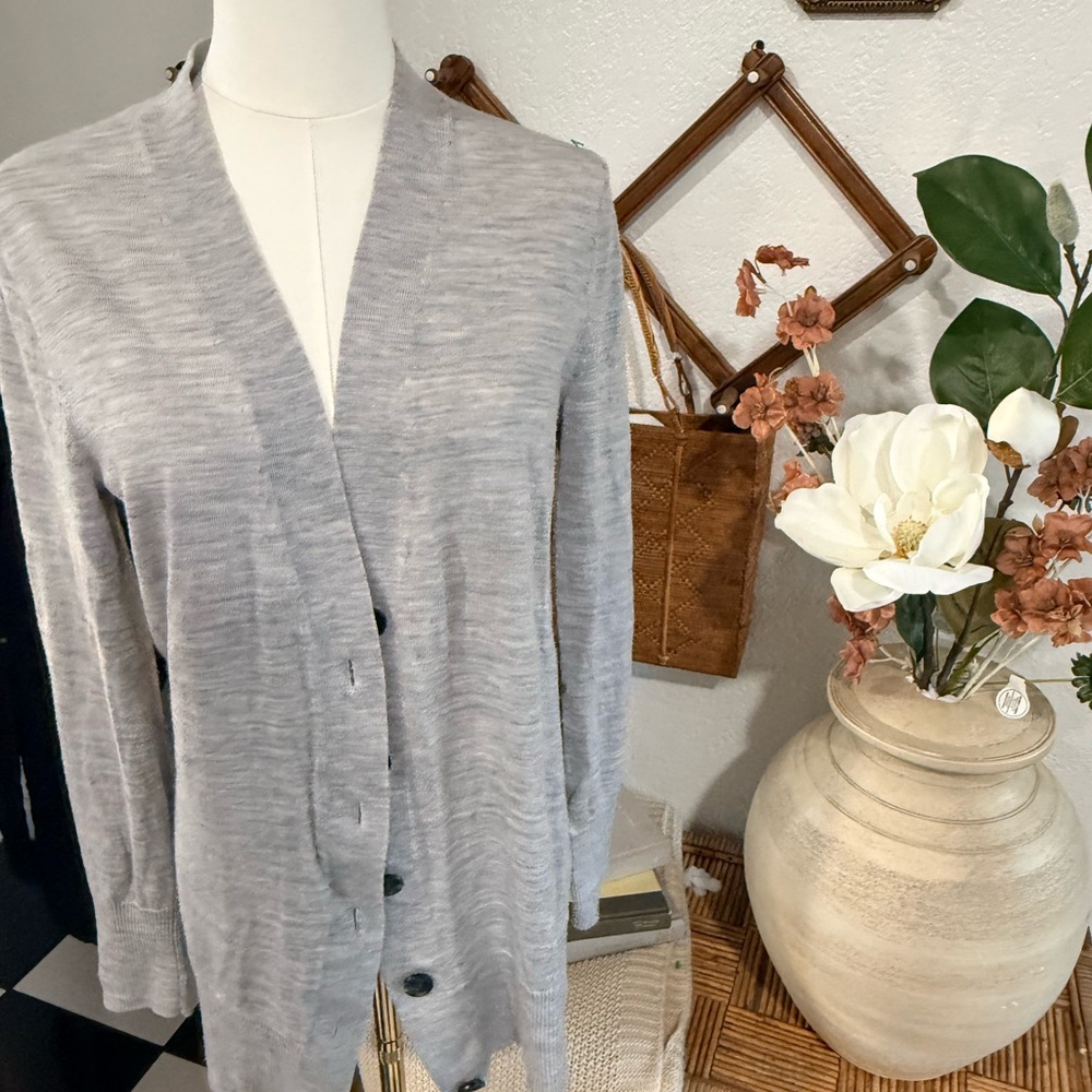 Gap Women's Sweater 100% merino wool in grey